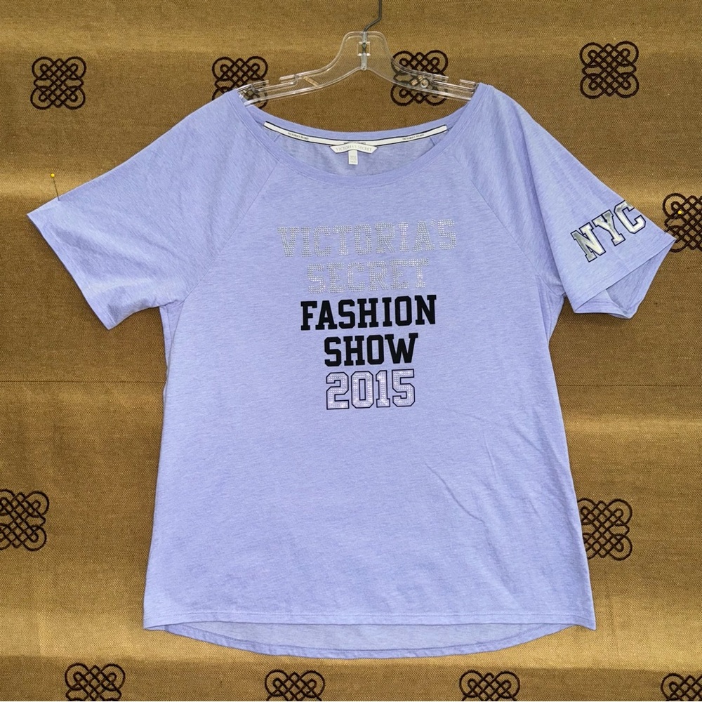 Victoria’S Secret Fashion Show NYC Purple T-Shirt Size M/M
Excellent Condition